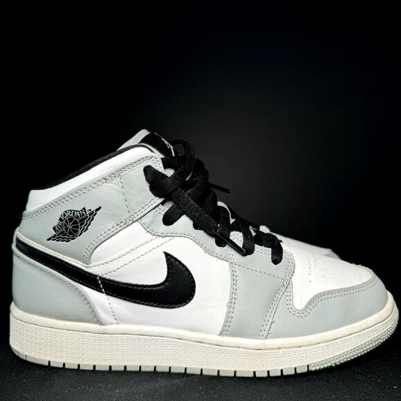 Nike Air Jordan 1 Mid GS Light Smoke Grey Men's Shoes - Size 5.5 - Picture 1 of 8